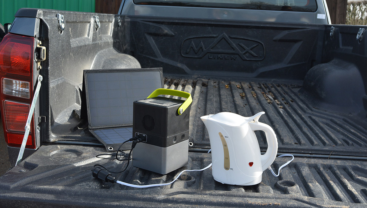 découvrez notre bouilloire solaire, l'alliée parfaite pour préparer vos boissons chaudes de manière écologique. profitez de l'énergie du soleil pour chauffer l'eau, tout en réduisant votre empreinte carbone. idéale pour le camping, les randonnées ou à la maison, cette bouilloire innovante allie praticité et respect de l'environnement.