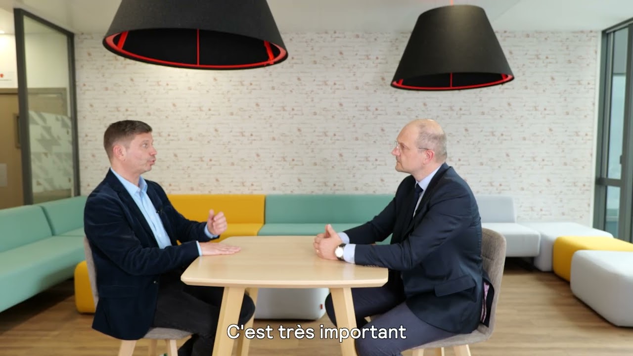 découvrez comment la bourgeoisie mondiale façonne l'économie et la société contemporaine, en explorant ses influences, ses défis et son rôle dans les dynamiques internationales.