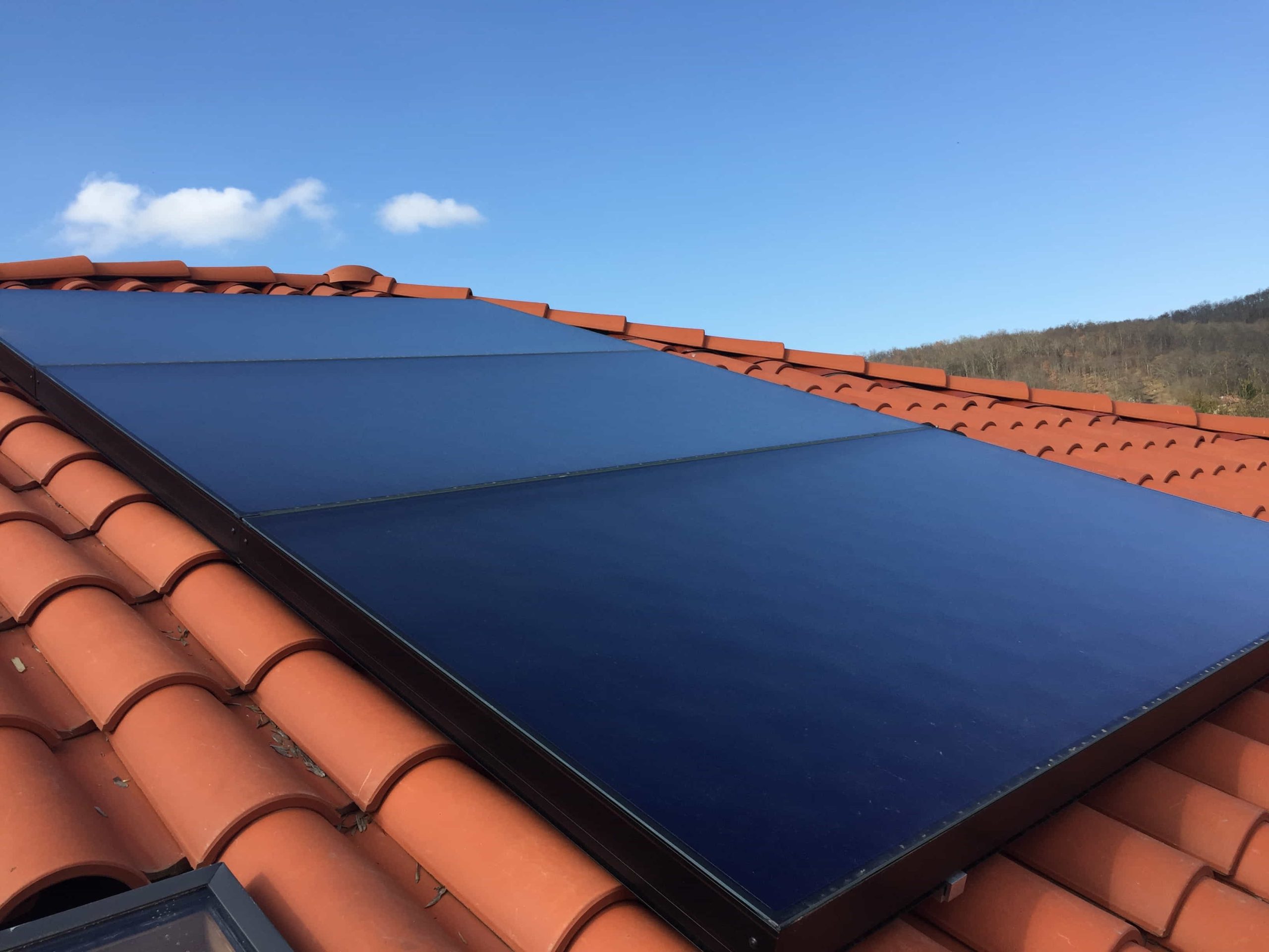 découvrez notre boutique photovoltaïque, spécialisée dans la vente de panneaux solaires et d'équipements pour une énergie renouvelable et durable. profitez de conseils experts et d'une large gamme de produits pour optimiser votre installation solaire.