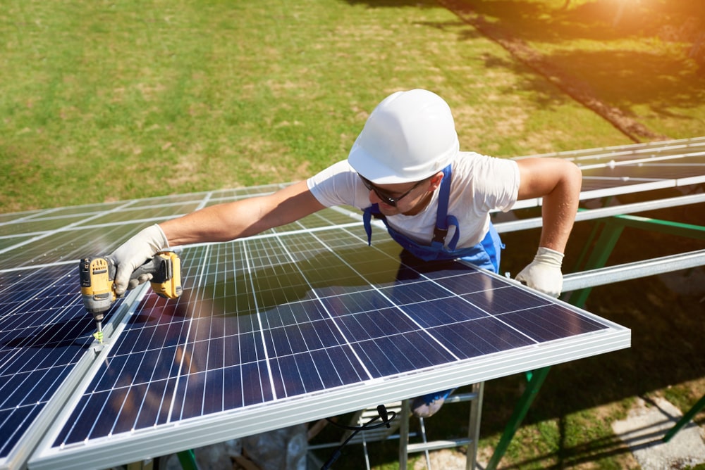 découvrez comment optimiser votre budget pour l'installation de panneaux photovoltaïques. explorez des conseils pratiques, des aides financières et des comparaisons de prix pour rendre votre projet d'énergie solaire rentable et durable.