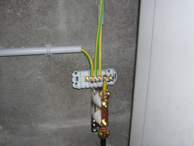 découvrez notre gamme de câbles terre pour panneaux photovoltaïques, spécialement conçus pour garantir la sécurité et l'efficacité de vos installations solaires. optez pour des solutions performantes et durables pour vos projets d'énergie renouvelable.