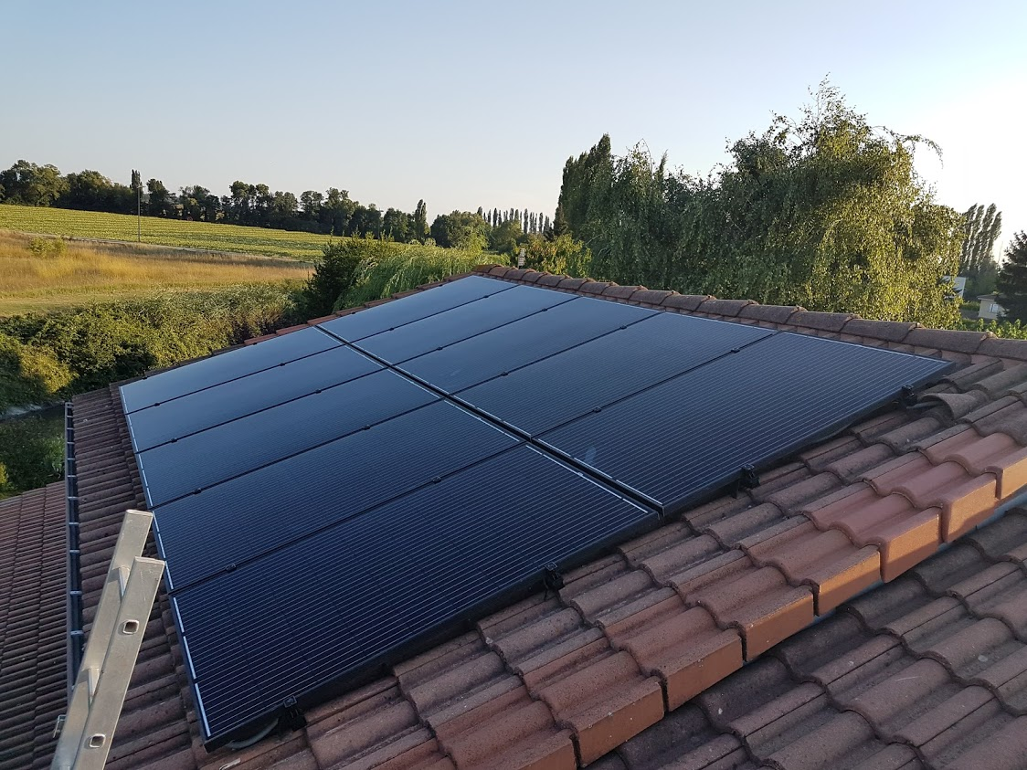 découvrez les avantages des capteurs solaires pour toiture, une solution écologique et économique pour produire votre propre énergie renouvelable. transformez votre toit en source d'énergie et réduisez votre empreinte carbone tout en faisant des économies sur vos factures d'électricité.