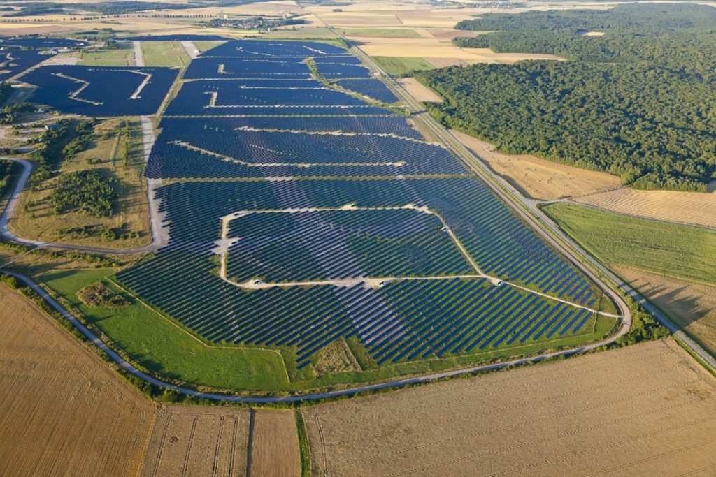 découvrez tout sur les centrales photovoltaïques en france : fonctionnement, avantages, et impact environnemental. explorez comment l'énergie solaire transforme le paysage énergétique français.