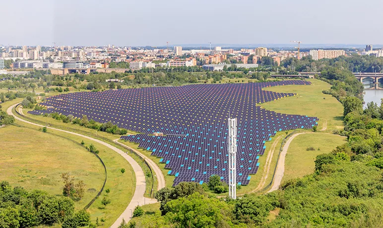 découvrez notre centrale photovoltaïque à toulouse, une solution innovante et écologique pour produire de l'énergie solaire. profitez d'installations modernes, d'un service de qualité et d'une réduction de votre empreinte carbone.