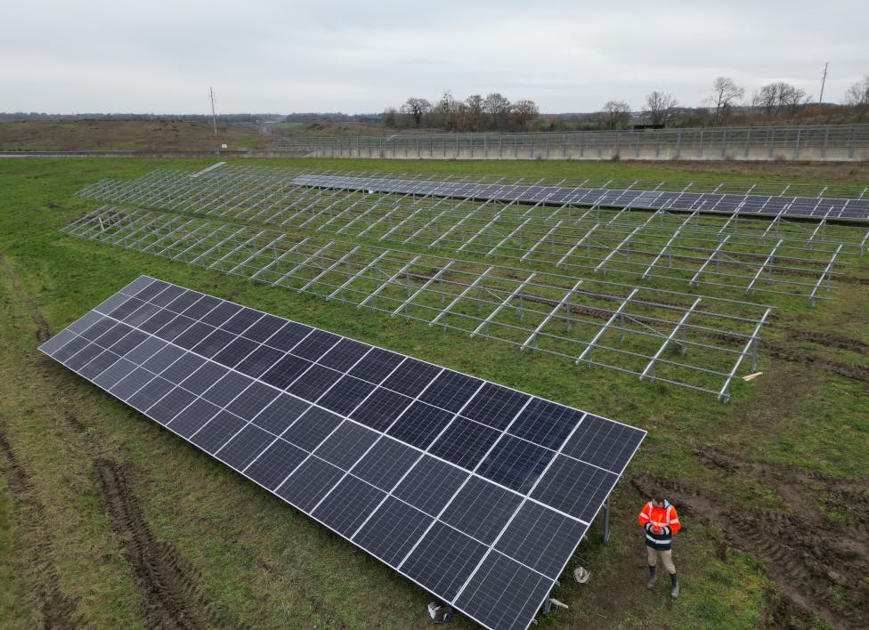 découvrez les avantages de la centrale solaire, une solution énergétique durable et écologique qui transforme la lumière du soleil en électricité. informez-vous sur son fonctionnement, ses bénéfices pour l'environnement et comment elle contribue à la transition énergétique.