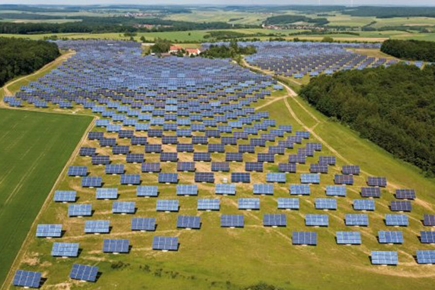 découvrez notre parc solaire au sol, une installation innovante qui utilise l'énergie renouvelable pour fournir une source d'électricité propre et durable. profitez des avantages écologiques et économiques d'une énergie verte, tout en participant à la transition énergétique.