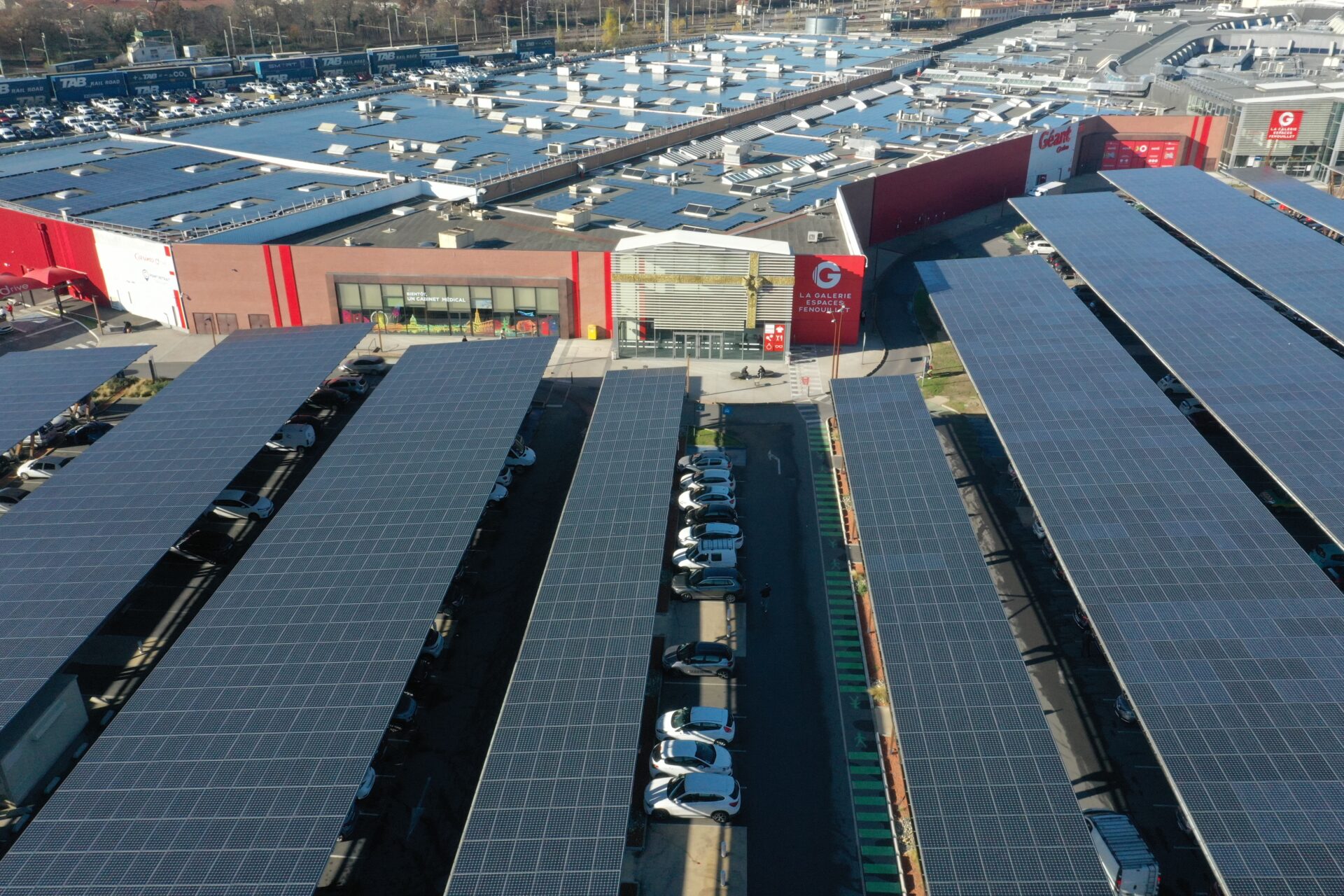 découvrez les opportunités de cession photovoltaïque, un moyen rentable de valoriser vos installations solaires. profitez d'une transition énergétique avantageuse et contribuez à un avenir plus durable.