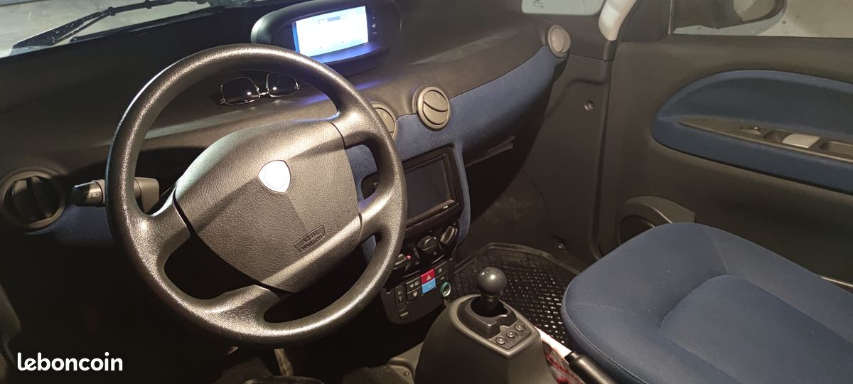 découvrez comment changer la batterie de votre bluecar en toute simplicité. suivez notre guide étape par étape pour assurer une performance optimale de votre véhicule électrique et prolonger sa durée de vie.