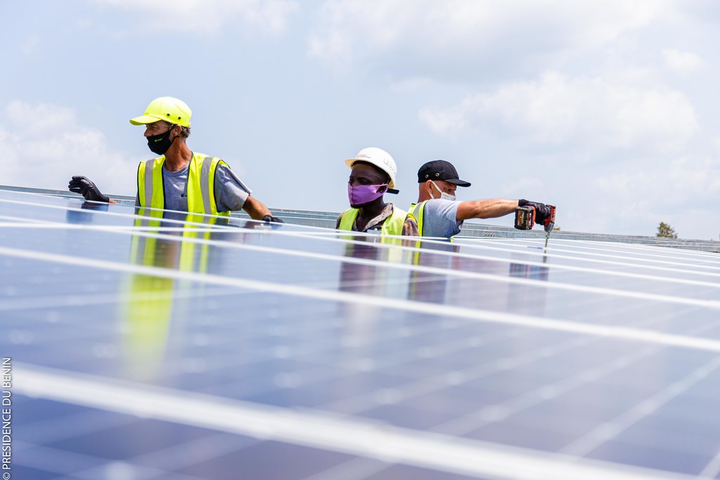 découvrez les compétences essentielles d'un chef de projet photovoltaïque, son rôle dans la gestion de projets solaires et comment il propulse les initiatives énergétiques vers l'avenir. faites le plein d'idées pour réussir dans ce secteur dynamique et en pleine expansion.