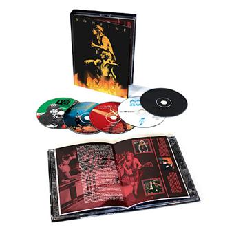 découvrez notre coffret ac/dc, une collection ultime pour les fans du légendaire groupe de rock. ce coffret unique inclut des albums emblématiques, des goodies exclusifs et bien plus encore pour revivre l'énergie électrique de leurs concerts. ne manquez pas cette occasion de célébrer l'héritage musical d'ac/dc !
