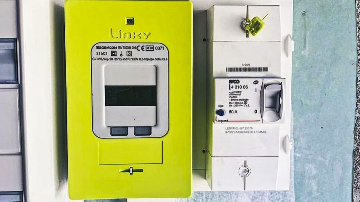 découvrez tout ce qu'il faut savoir sur le compteur linky : fonctionnement, avantages, impact sur la consommation d'énergie et réponses aux questions fréquentes. informez-vous pour mieux gérer votre consommation électrique dès aujourd'hui.