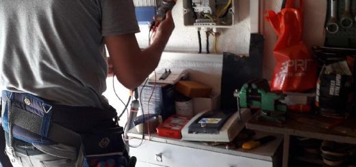 découvrez notre contrat de maintenance photovoltaïque, conçu pour garantir le bon fonctionnement de vos installations solaires. profitez d'un suivi personnalisé, d'interventions rapides et d'un service de qualité pour maximiser la performance et la durabilité de vos panneaux solaires.