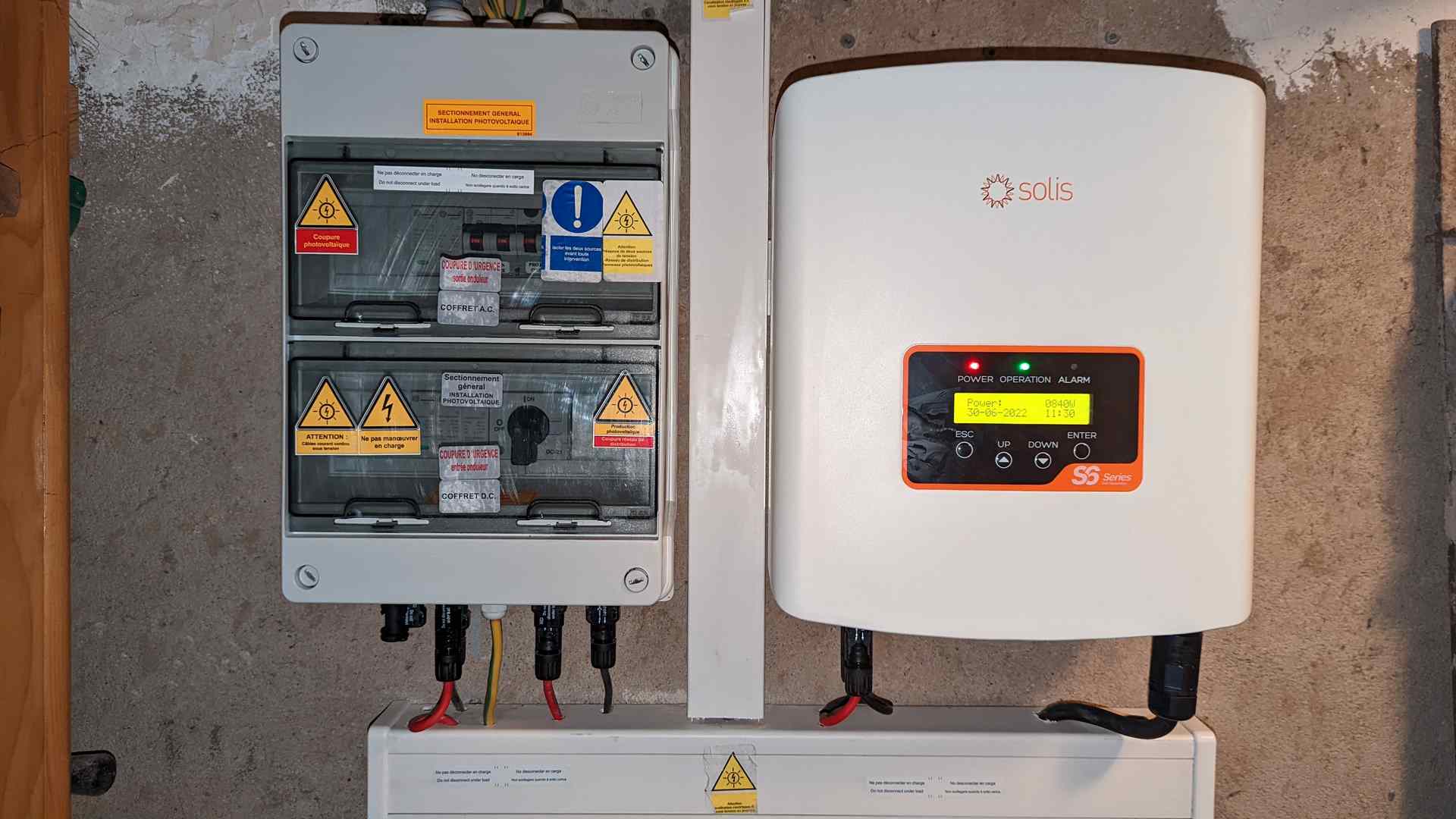 découvrez les solutions efficaces pour gérer les coupures d'électricité avec un onduleur photovoltaïque. apprenez comment maximiser l'autonomie de votre installation solaire et garantir une alimentation continue même en cas de coupure. informations pratiques et conseils d'experts à retrouver ici.