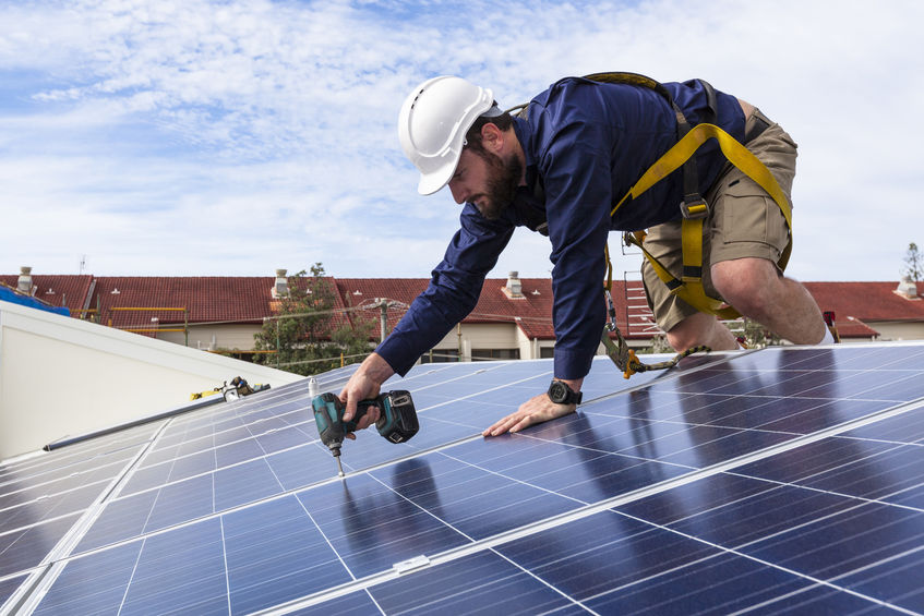 découvrez notre cours complet sur l'énergie photovoltaïque, idéal pour apprendre les principes fondamentaux, les techniques d'installation et les meilleures pratiques pour optimiser la production d'énergie solaire. que vous soyez débutant ou professionnel, ce cours vous permettra de maîtriser les enjeux et les technologies du photovoltaïque.