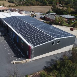 découvrez les coûts d'installation d'un système photovoltaïque de 3 kw. obtenez des informations sur les prix des équipements, les frais d'installation et les aides financières disponibles pour maximiser votre investissement dans l'énergie solaire.