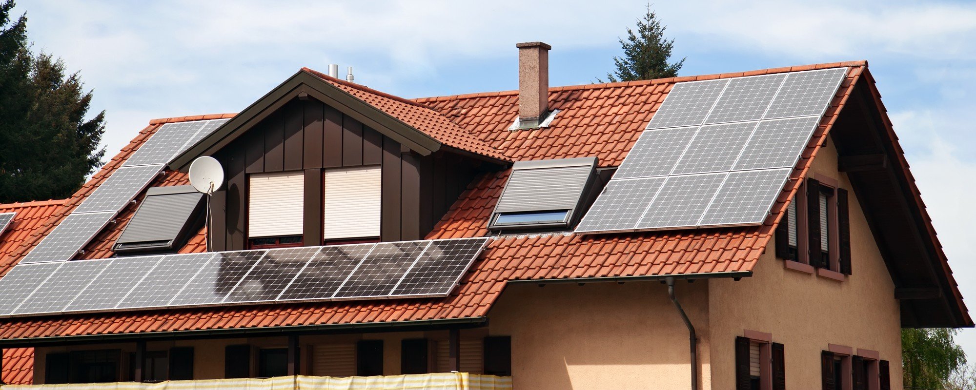 découvrez tout ce que vous devez savoir sur le coût photovoltaïque : analyse des prix, économies d'énergie, aides financières et rentabilité des installations solaires pour optimiser votre investissement.
