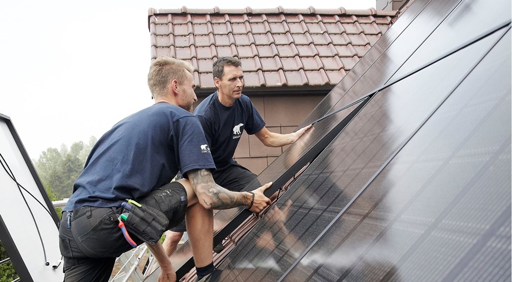 découvrez nos services de couvreur pv spécialisés dans l'installation et l'entretien de panneaux solaires. profitez d'une expertise professionnelle pour optimiser la performance énergétique de votre toiture tout en respectant l'environnement.