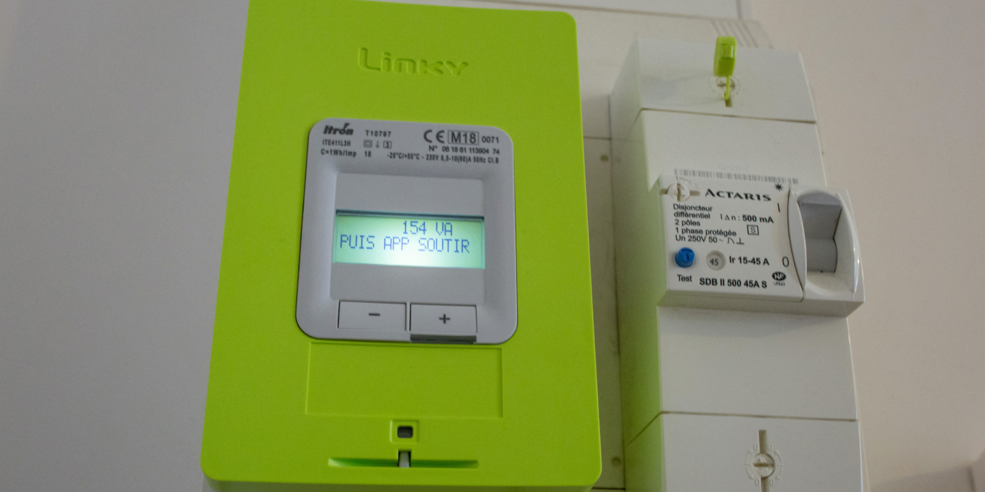 découvrez linky, le compteur communicant qui révolutionne votre consommation d'électricité. suivez votre usage en temps réel, faites des économies et participez à la transition énergétique avec ce dispositif innovant proposé par enedis.