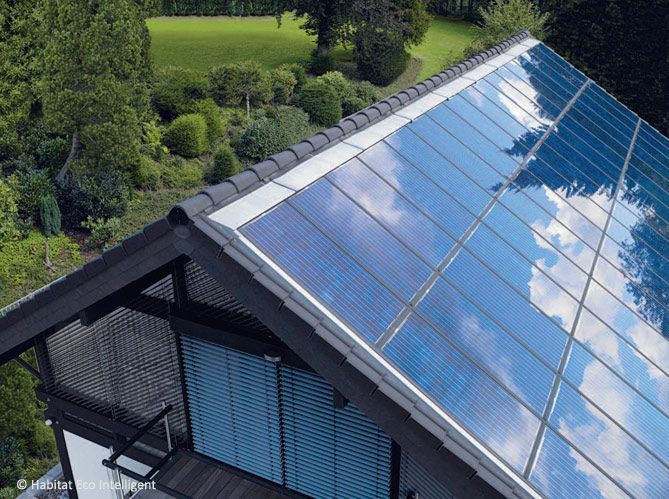 découvrez la définition du photovoltaïque, une technologie innovante qui transforme la lumière du soleil en énergie électrique. explorez son fonctionnement, ses applications et son impact sur la transition énergétique durable.