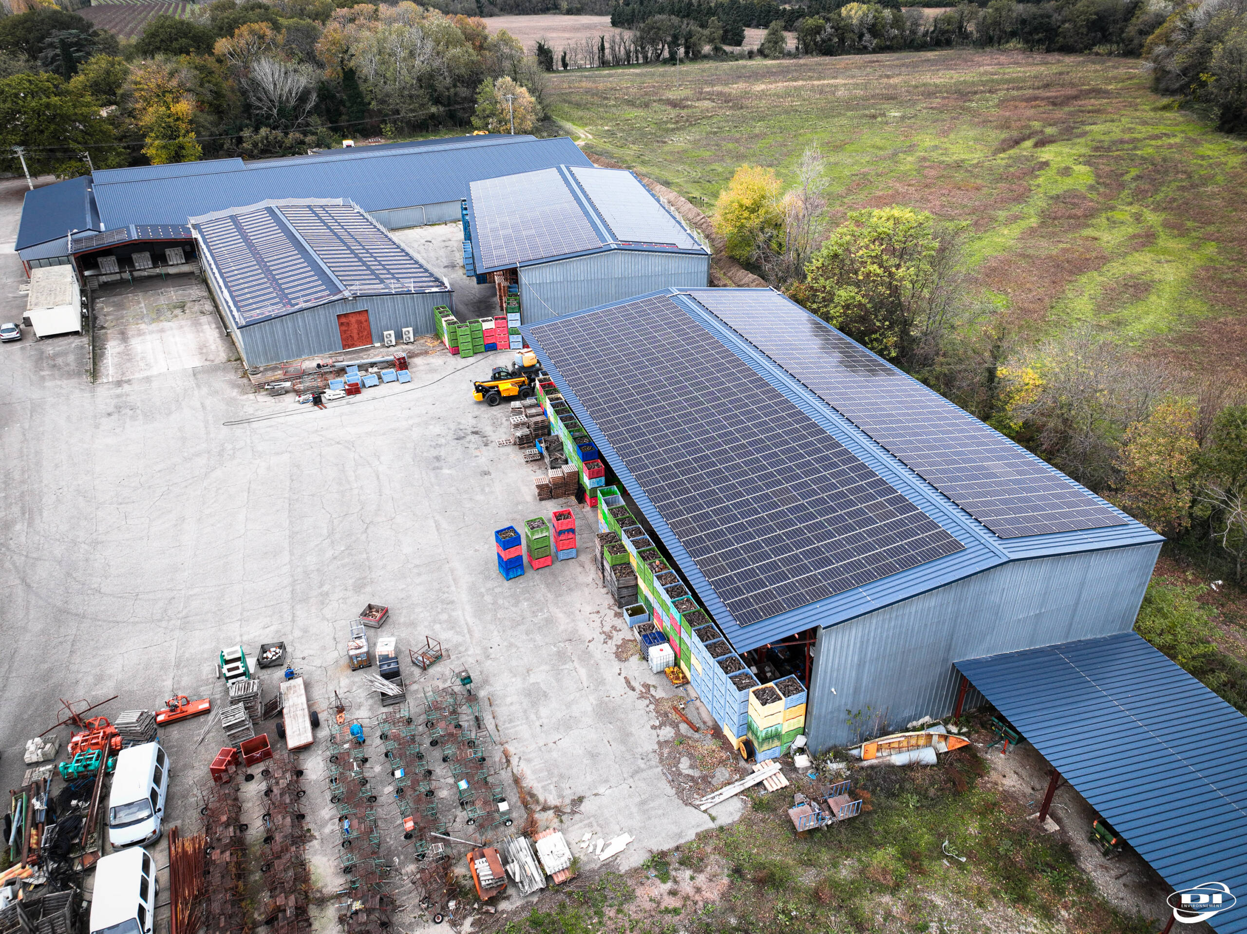 découvrez nos services de désamiantage photovoltaïque, garantissant une intervention sécurisée et conforme aux normes pour le traitement de l'amiante dans vos installations solaires. protégez votre environnement et assurez la pérennité de vos panneaux solaires.