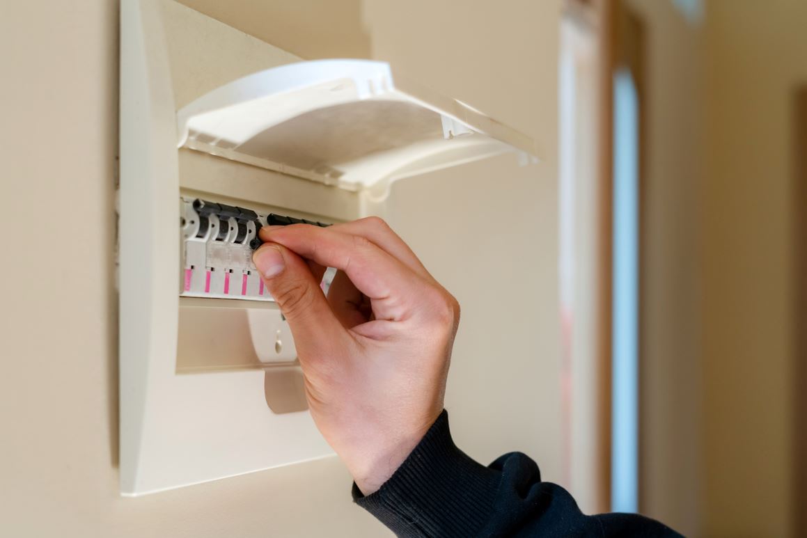 découvrez les causes et solutions lorsque votre disjoncteur saute. apprenez à identifier les problèmes électriques et à assurer la sécurité de votre installation.
