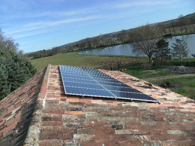 découvrez les domos photovoltaïques, une solution innovante pour transformer votre habitation en un bâtiment écoénergétique. optimisez votre consommation d'énergie tout en contribuant à la protection de l'environnement grâce à nos solutions photovoltaïques adaptées. passez au vert et réduisez vos factures d'énergie dès aujourd'hui !