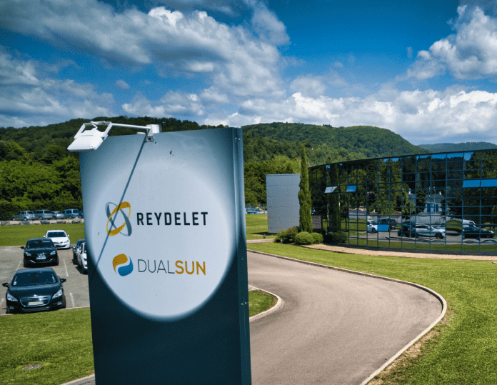 découvrez dualsun, l'innovation énergétique qui allie panneaux solaires et chauffe-eau. profitez d'une solution durable pour produire votre électricité tout en chauffant votre eau, réduisant ainsi votre empreinte carbone et vos factures d'énergie.