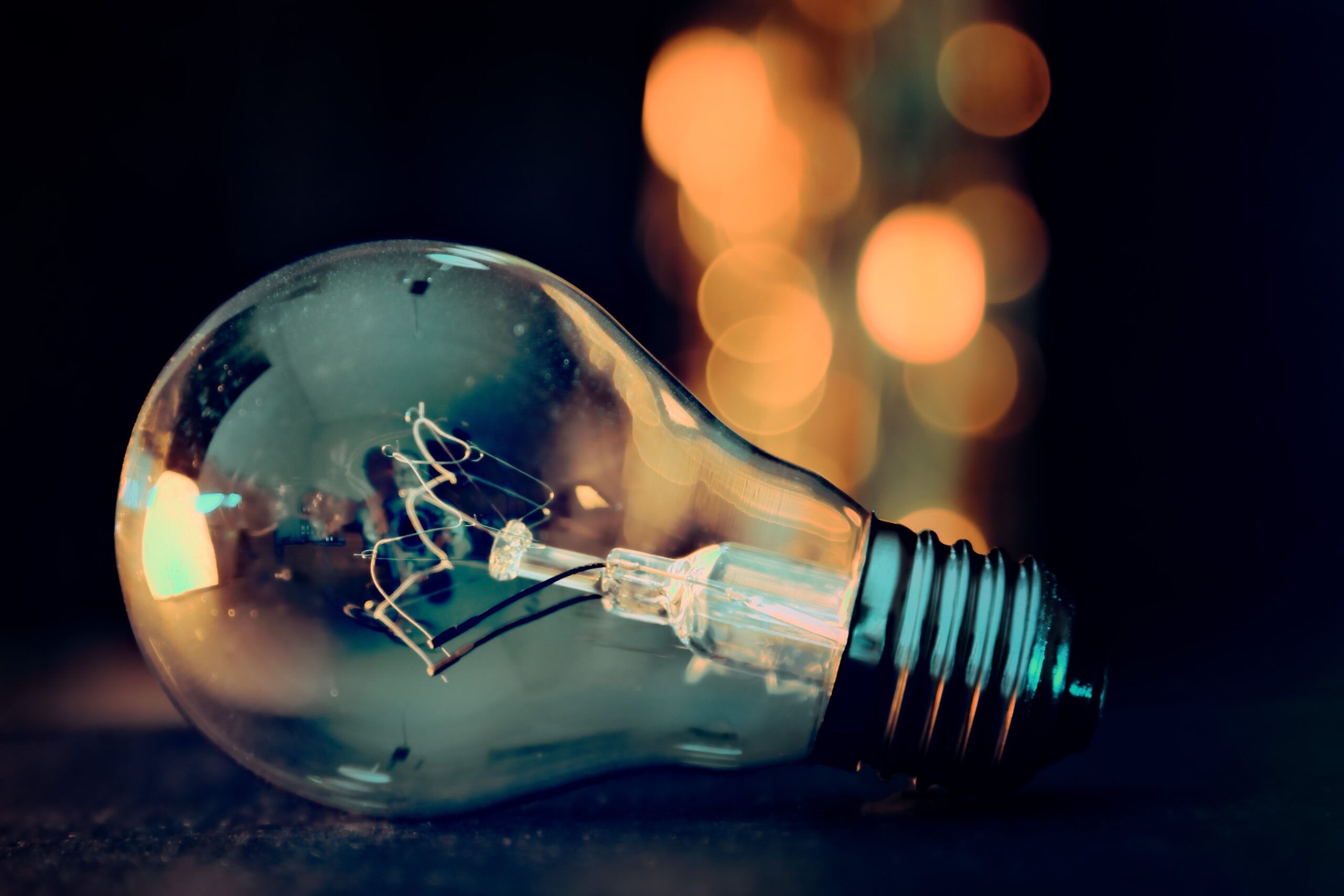 découvrez notre gamme d'éclairage design et fonctionnel pour embellir votre intérieur. que ce soit pour des lampes sur pied, des suspensions ou des appliques murales, trouvez l'éclairage parfait qui répond à vos besoins et illumine votre espace avec style.