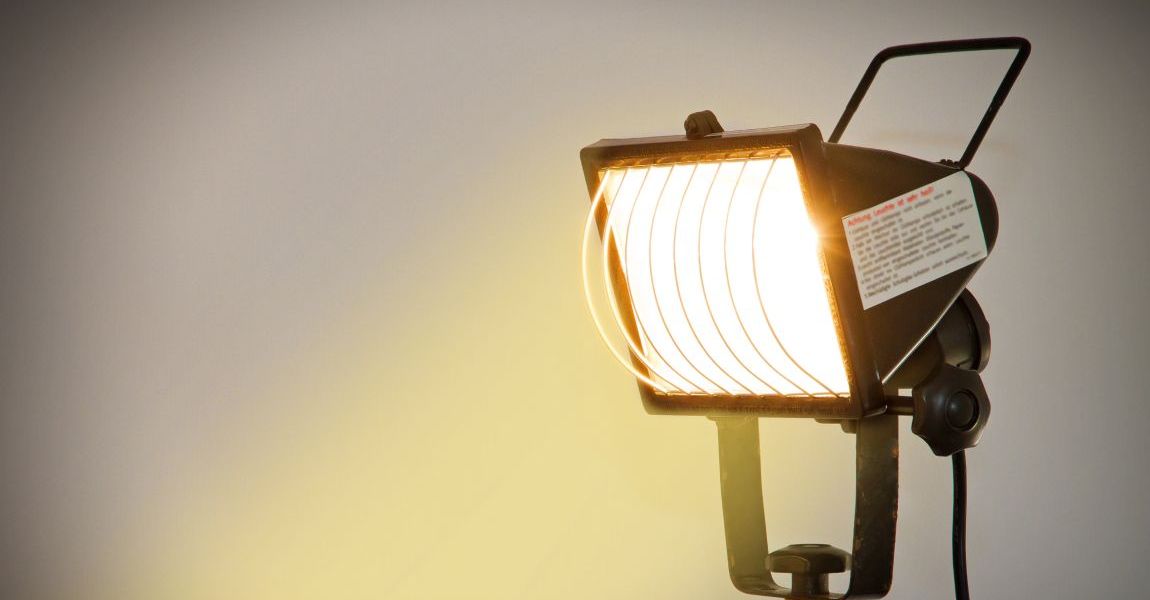 découvrez notre large gamme d'éclairages pour sublimer votre intérieur. que ce soit des lampes modernes, des suspensions élégantes ou des spots fonctionnels, trouvez l'ambiance parfaite qui répond à vos besoins et styles. éclairez votre espace avec nos solutions innovantes et esthétiques.