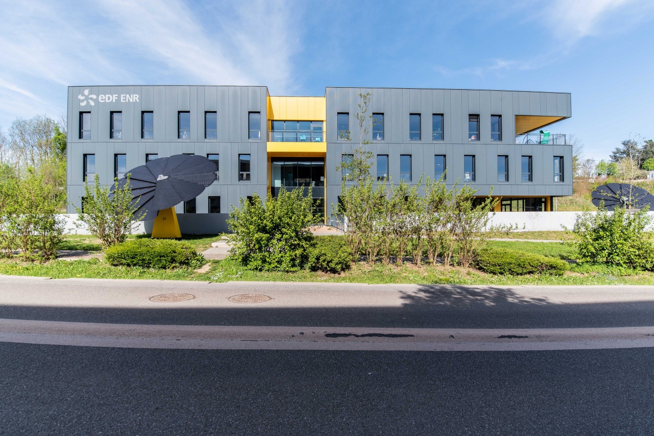 découvrez edf enr, le spécialiste des énergies renouvelables en france. profitez de solutions innovantes pour produire votre propre électricité verte et contribuer à la transition énergétique. choisissez l'expertise d'edf pour un avenir durable.