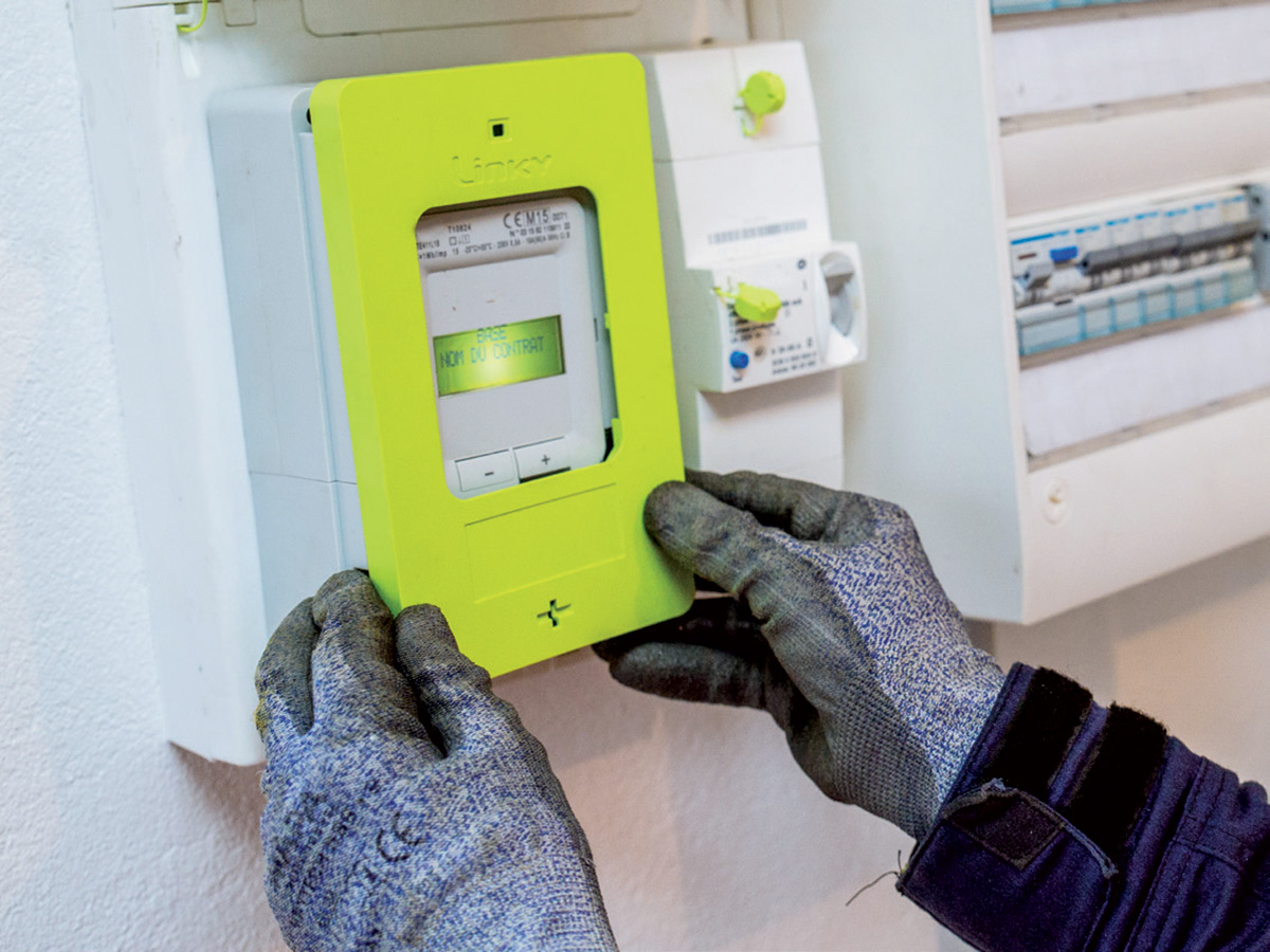 découvrez tout ce qu'il faut savoir sur le compteur linky d'edf : fonctionnement, avantages, enjeux de la transition vers ce nouveau système de comptage intelligent et conseils pour en tirer le meilleur parti.