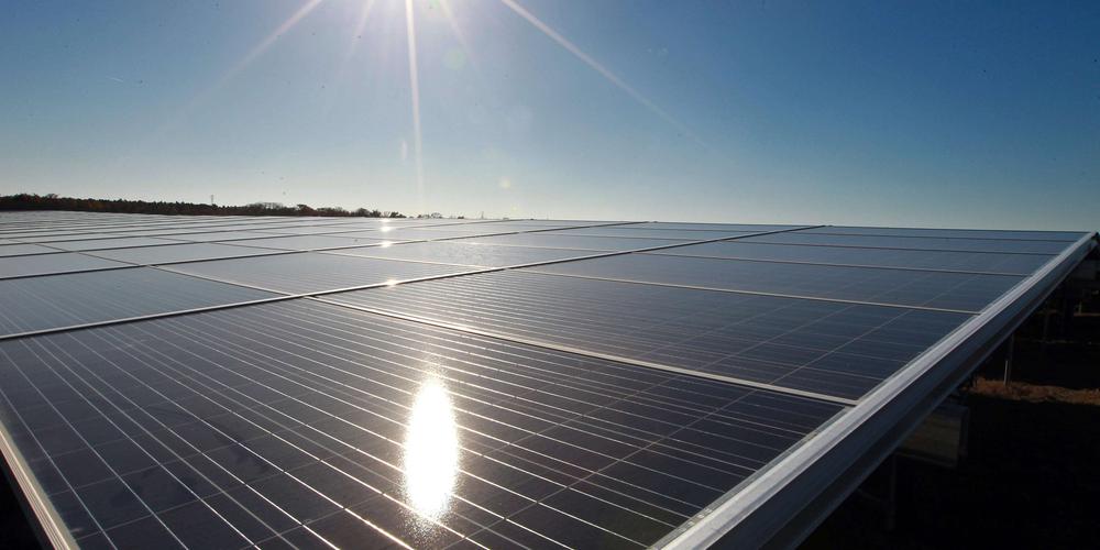 découvrez les solutions d'enedis pour l'installation de panneaux solaires. profitez des avantages de l'énergie solaire, réduisez votre facture d'électricité et contribuez à un avenir durable avec les services professionnels d'enedis.