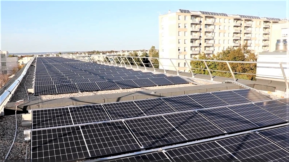 découvrez les enjeux liés à l'énergie solaire à la réunion, un secteur en pleine expansion qui offre des opportunités durables tout en répondant aux défis environnementaux et socio-économiques de l'île.