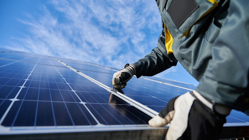 découvrez les enjeux et opportunités liés à l'énergie photovoltaïque. cet article explore les avantages écologiques, les défis technologiques et les perspectives de développement du solaire, offrant des insights sur l'avenir d'une énergie durable.