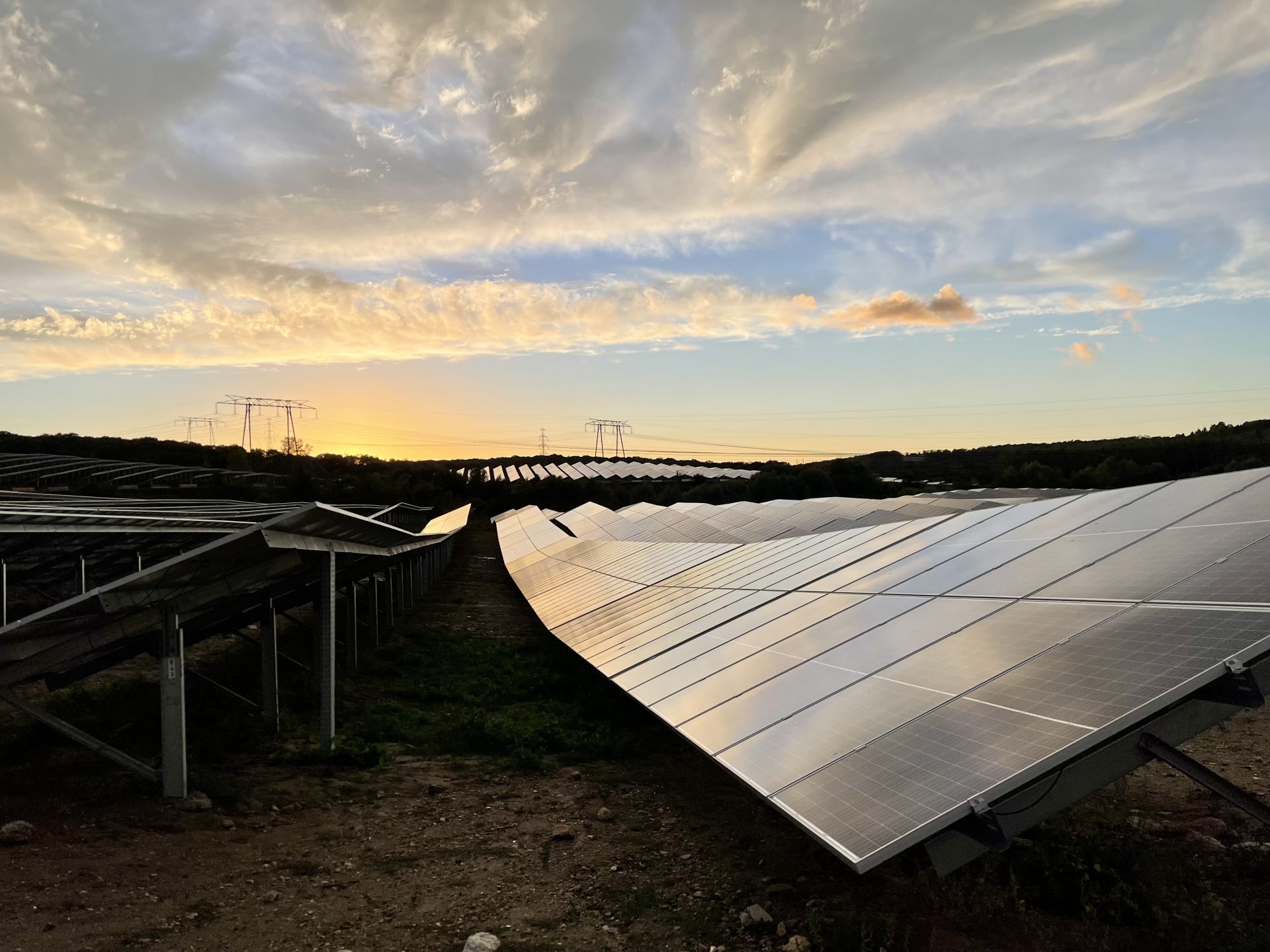 découvrez les enjeux du solaire, une source d'énergie renouvelable incontournable. explorez les avantages, défis et perspectives de l'énergie solaire dans la lutte contre le changement climatique et la transition énergétique.