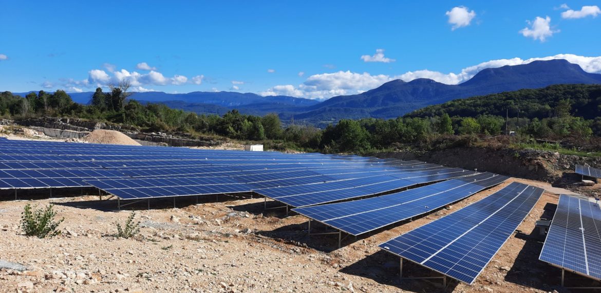 découvrez les enjeux du solaire : un aperçu des défis et opportunités liés à l'énergie solaire, son impact sur l'environnement et son rôle dans la transition énergétique durable.
