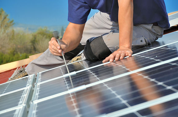 découvrez l'importance de l'entretien photovoltaïque pour garantir la performance et la longévité de vos installations solaires. nos conseils et services vous aident à optimiser votre production d'énergie tout en préservant l'environnement.