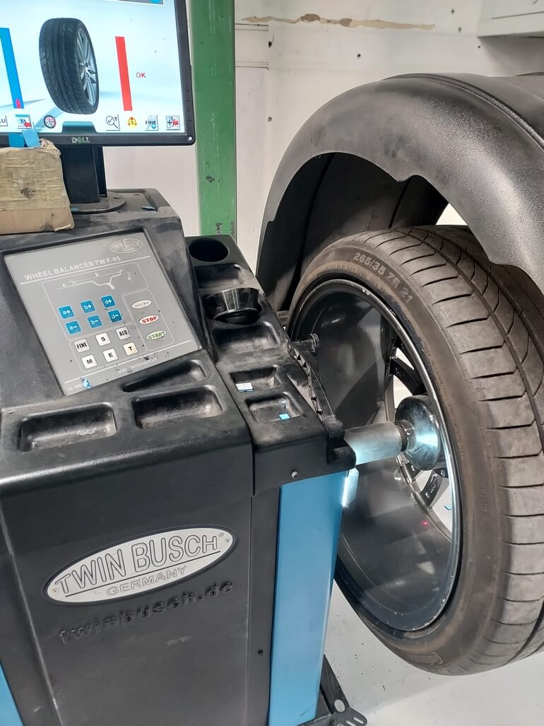 découvrez l'art de l'équilibrage, une pratique essentielle pour harmoniser le corps et l'esprit. apprenez des techniques simples pour améliorer votre bien-être, renforcer votre concentration et restaurer votre énergie au quotidien.