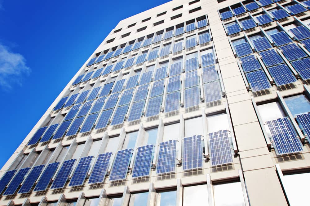 découvrez les façades solaires, une solution innovante et esthétique pour optimiser l'efficacité énergétique de votre bâtiment tout en préservant l'environnement. transformez votre façade en un élément producteur d'énergie grâce à des technologies de pointe.