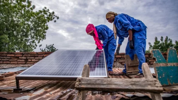 découvrez comment faciliter l'accès à l'énergie solaire pour tous grâce à des solutions innovantes et durables. engagez-vous vers un avenir énergétique plus propre et accessible grâce à nos initiatives et conseils pratiques.