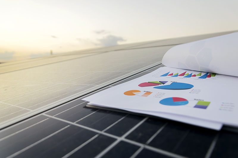 découvrez tout ce qu'il faut savoir sur la facture solaire : conseils pour optimiser vos économies d'énergie, comprendre votre facture d'électricité liée à l'énergie solaire et les avantages financiers d'une installation photovoltaïque.