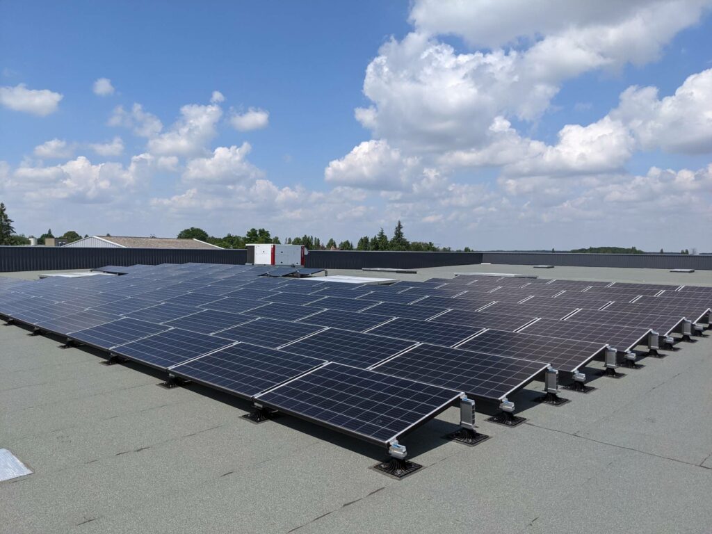 découvrez notre formation photovoltaïque complète pour maîtriser les technologies solaires. apprenez à concevoir, installer et entretenir des systèmes photovoltaïques tout en bénéficiant d'une expertise pratique et théorique pour réussir dans le secteur des énergies renouvelables.