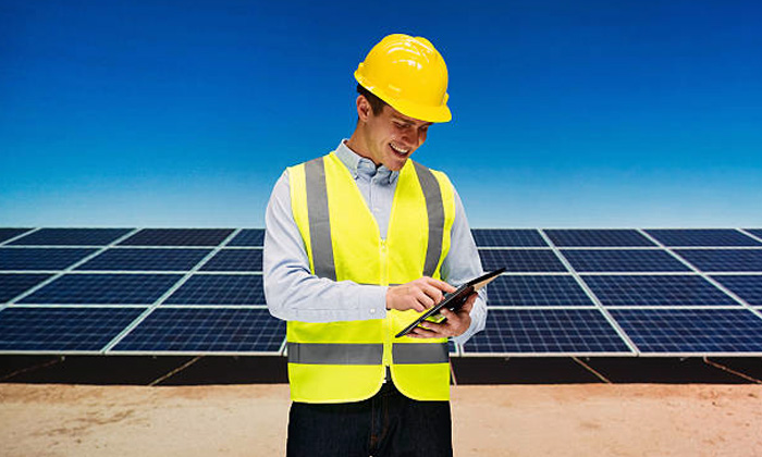 découvrez notre formation photovoltaïque complète, idéale pour acquérir les compétences nécessaires à l'installation et à la maintenance de systèmes solaires. développez votre expertise dans les énergies renouvelables et boostez votre carrière tout en contribuant à un avenir durable.