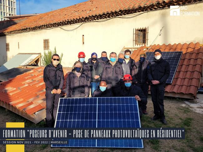 découvrez notre formation photovoltaïque complète qui vous permettra d'acquérir les compétences nécessaires pour installer, entretenir et optimiser des systèmes solaires. rejoignez-nous pour apprendre auprès d'experts du secteur et bénéficier d'un encadrement pratique et théorique.