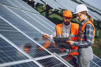 découvrez notre formation de technicien photovoltaïque : acquérez les compétences essentielles pour concevoir, installer et entretenir des systèmes photovoltaïques performants. devenez un expert dans le domaine des énergies renouvelables et contribuez à la transition énergétique.
