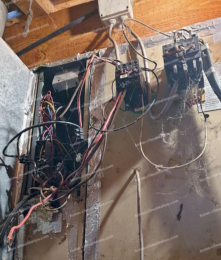 rejoignez notre forum électricité pour échanger des conseils, poser vos questions et partager vos expériences sur tout ce qui concerne l'électricité. que vous soyez professionnel ou amateur, trouvez des solutions et des discussions passionnantes sur les dernières tendances et technologies du secteur.