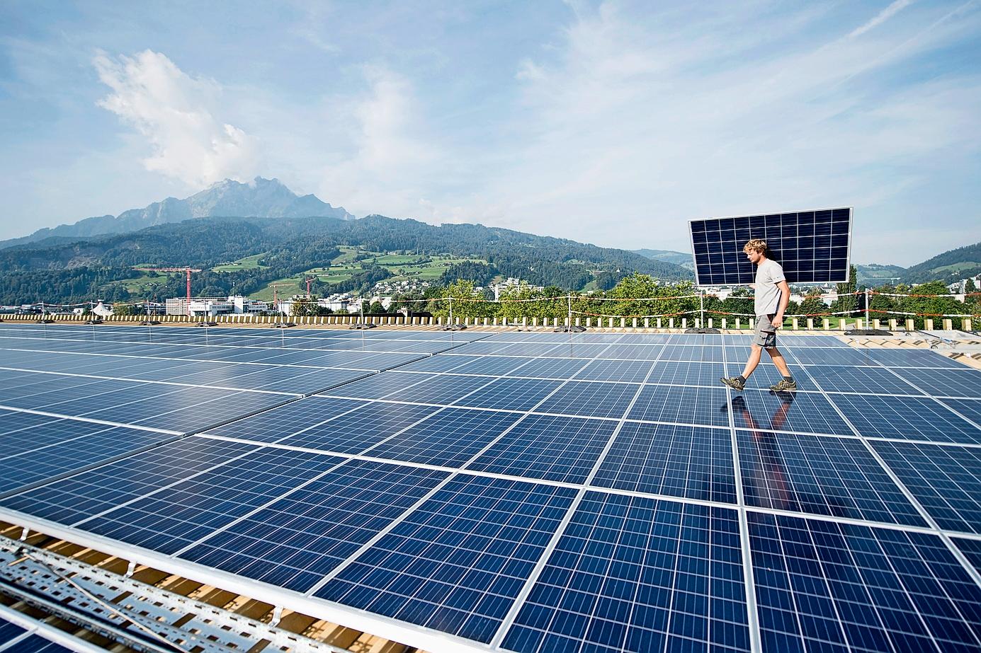 rejoignez le forum dédié à l'énergie photovoltaïque en suisse, un espace d'échange pour partager des conseils, des expériences et des innovations. découvrez les dernières tendances de l'énergie solaire, posez vos questions et connectez-vous avec des experts et passionnés du secteur.