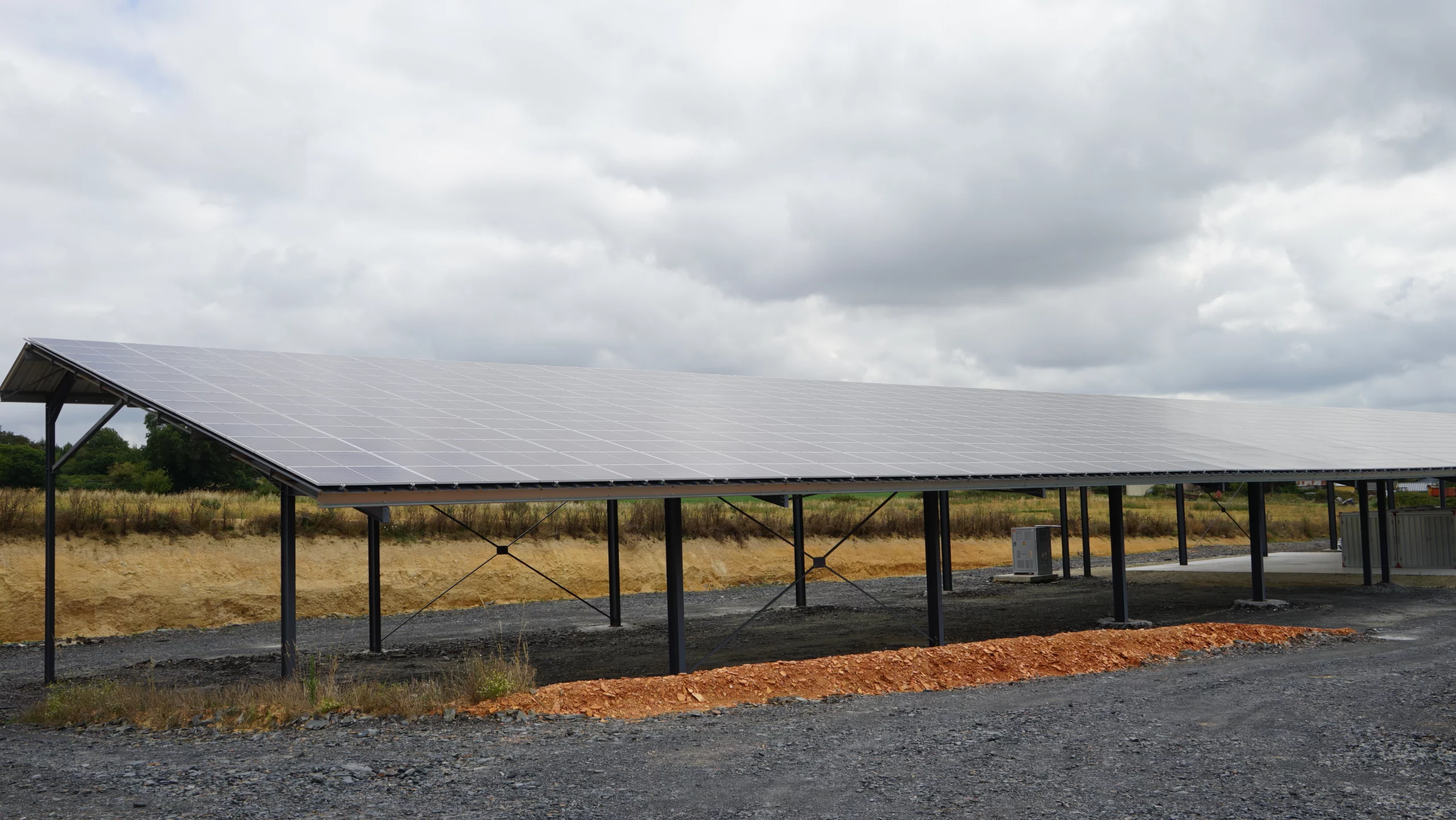 participez à notre forum gratuit dédié aux hangars photovoltaïques. échangez des idées, posez vos questions et découvrez les meilleures pratiques pour optimiser l'utilisation de l'énergie solaire dans vos hangars.