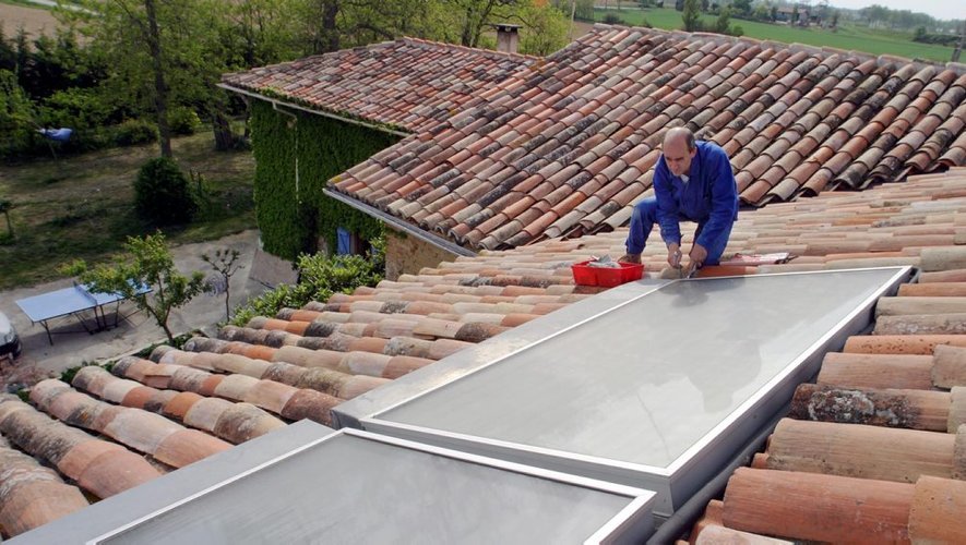 découvrez notre forum dédié aux panneaux photovoltaïques, un espace d'échange pour partager vos expériences, poser vos questions et trouver des conseils sur l'installation et l'utilisation de l'énergie solaire.