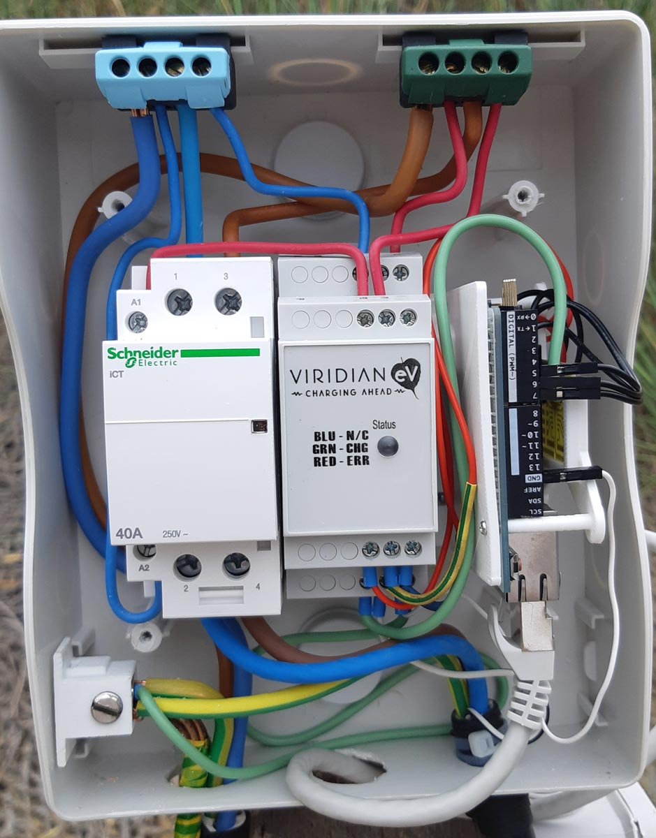 découvrez notre forum dédié aux véhicules électriques et aux bornes de recharge (wallbox). partagez vos expériences, posez vos questions et trouvez des conseils pour optimiser votre utilisation des technologies de recharge et des véhicules écologiques.